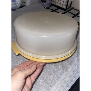 Vintage TUPPERWARE Gold Round Cake Carrier w/ lid 719-4